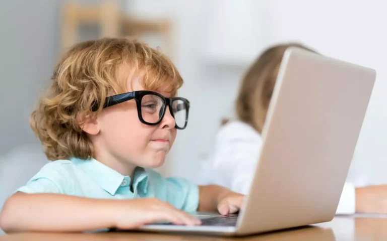 Okula başlamadan İngilizce: Dil öğrenmeye neden 7 yaşından önce başlamalı ve nasıl öğretmeli?